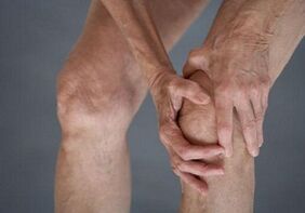 Auto -Saese des Knies mit Arthritis